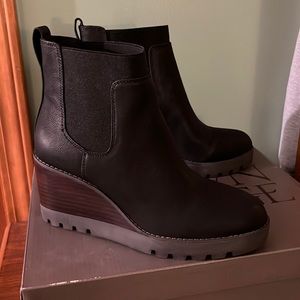 Crown Vintage black wedge boots size 7.5